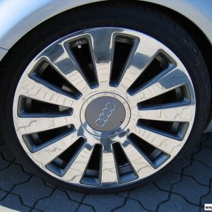 Audi A 8 hochglanzpoliert (Sommer)