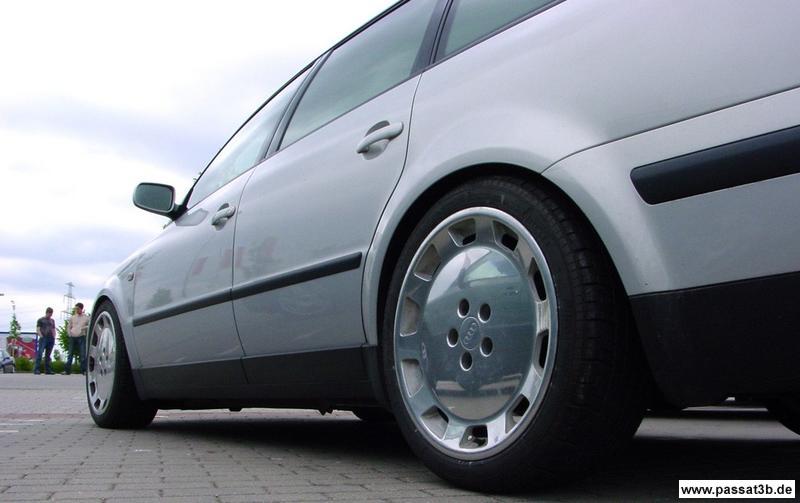 Audi A 8 "Gullideckel" hochglanz (Sommer)
