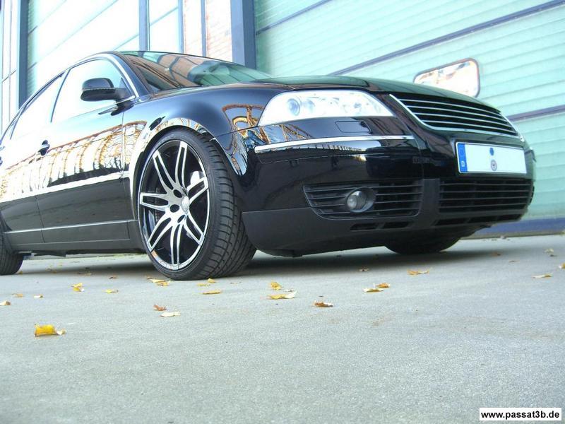 Audi RS4 schwarz lackiert + poliert (Sommer)