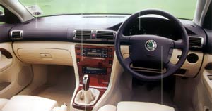 skoda_superb_dashboard.jpg
